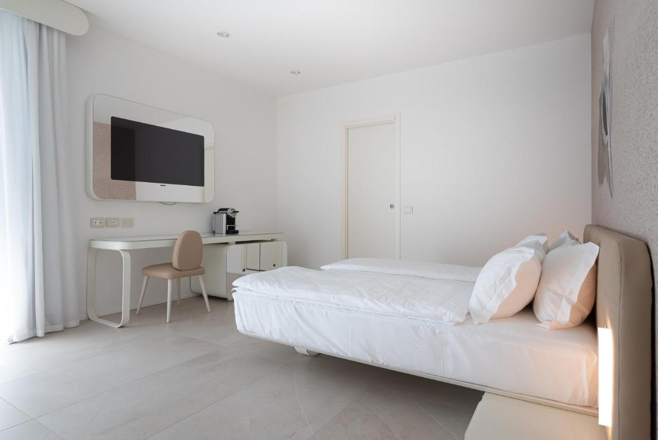 Unico Hotel Каорле Экстерьер фото