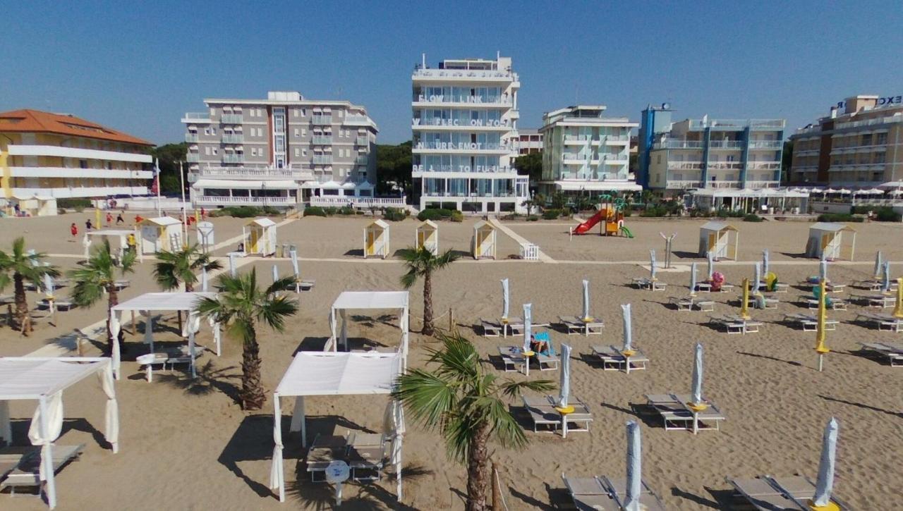 Unico Hotel Каорле Экстерьер фото